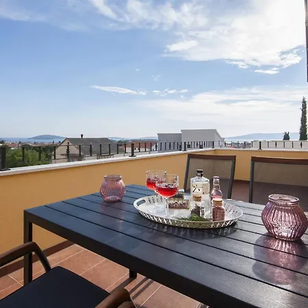 Tonia Apartment *