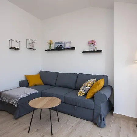 Apartment Tonia Brodarica (Sibenik-Knin)