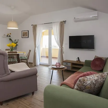 Apartment Tonia Brodarica (Sibenik-Knin)