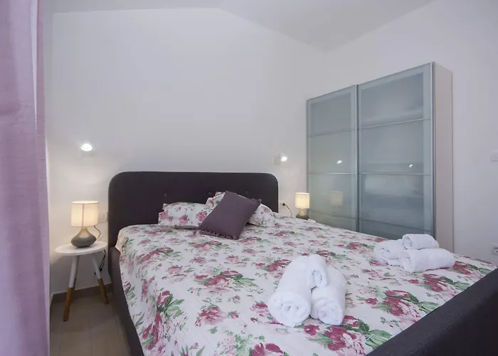 Tonia Brodarica (Sibenik-Knin)