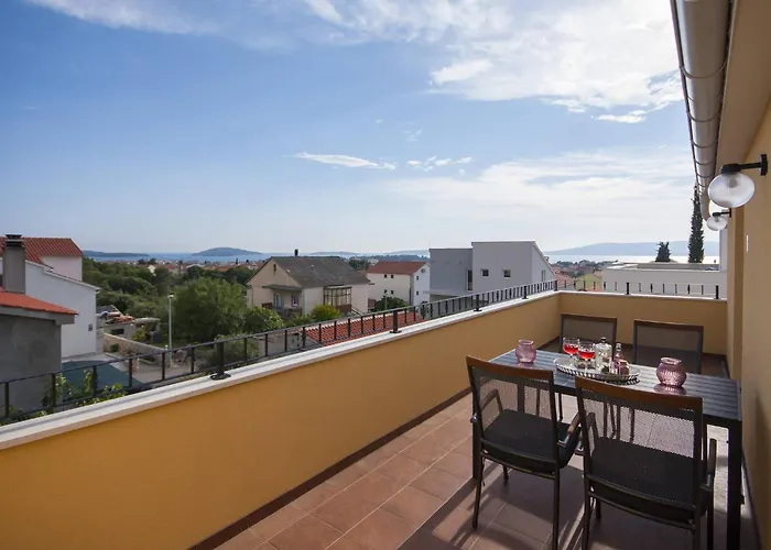 Tonia * Brodarica (Sibenik-Knin)