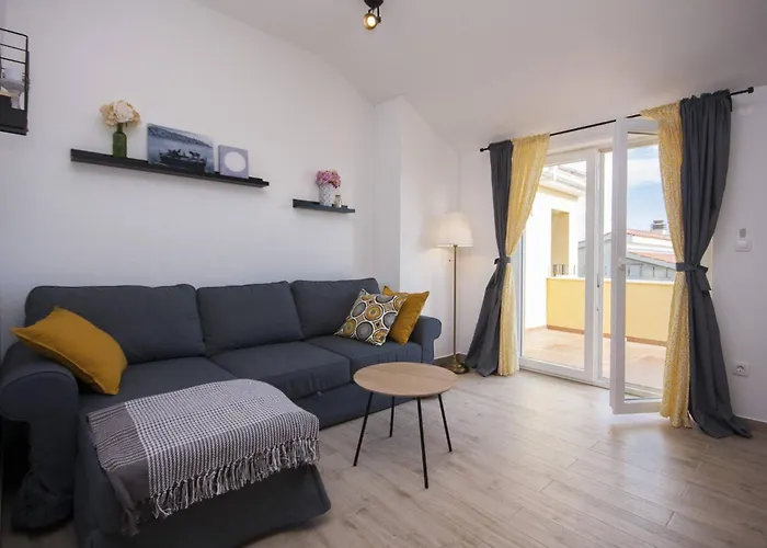 Tonia * Brodarica (Sibenik-Knin)