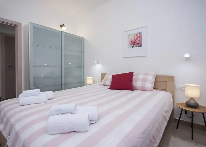 Tonia Brodarica (Sibenik-Knin)